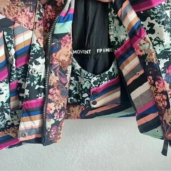 FP Movement Women's Bunny Slope Printed Puffer Jacket‎ Size M NWOT - Picture 8 of 16